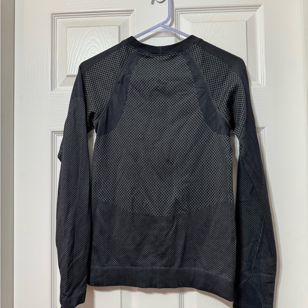 Lululemon restless pullover size 4 euc - Picture 2 of 6